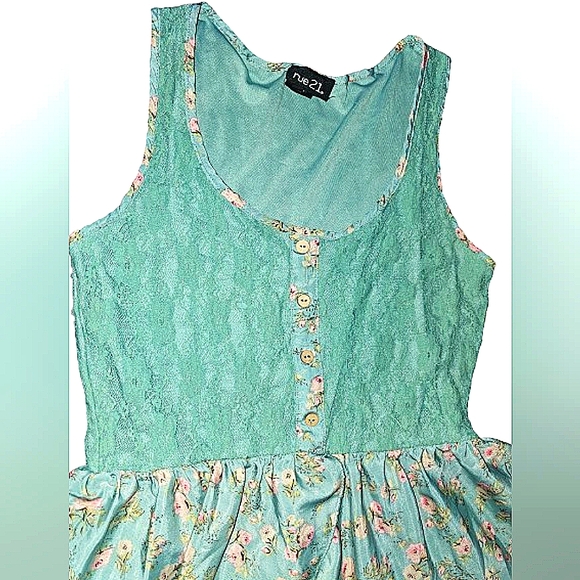 Vintage Rue 21 lace peplum sleeveless top size M - Picture 3 of 7